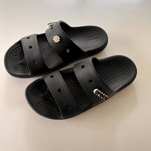 Crocs Classic sandals size 9 with Daisy Jibbitz